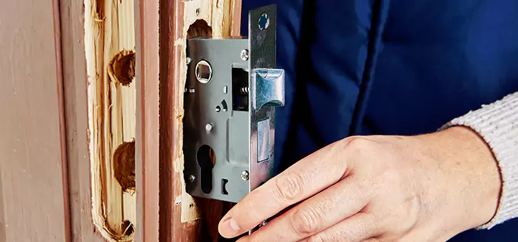 Garage Door Lock Replacement Sherbrooke